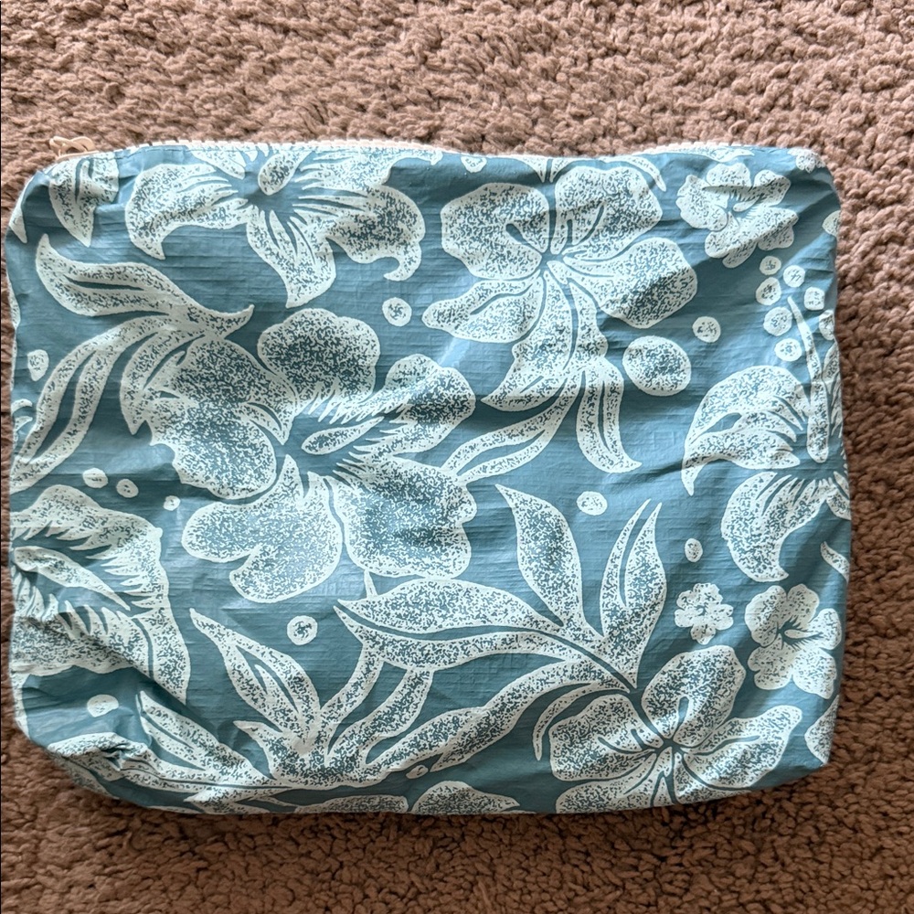 Aloha collection small
Pouch